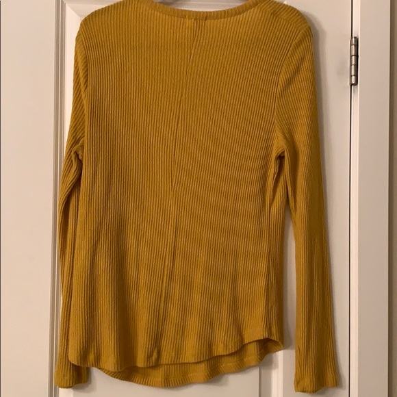 Old Navy Light Sweater - Picture 3 of 3